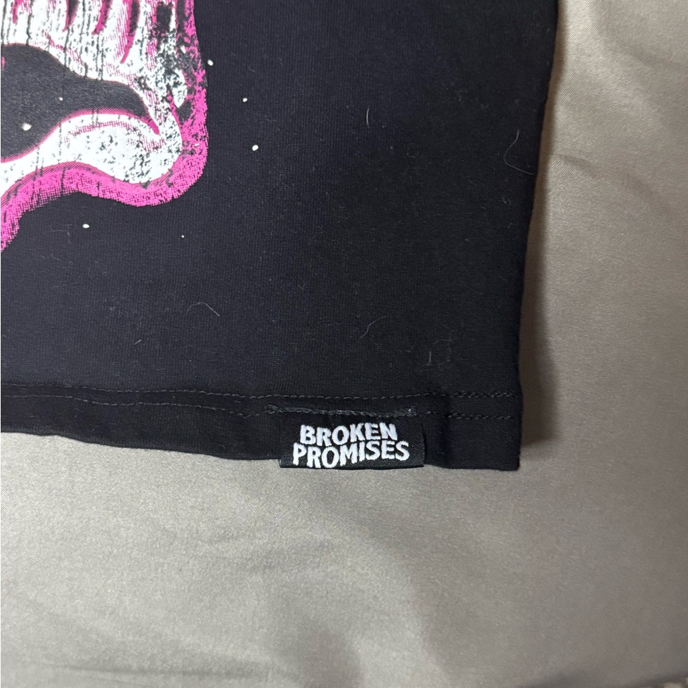 Broken Promises Co. Emotional Flaming Skulls Graphic Tee Unisex M EUC Streetwear - Picture 7 of 13